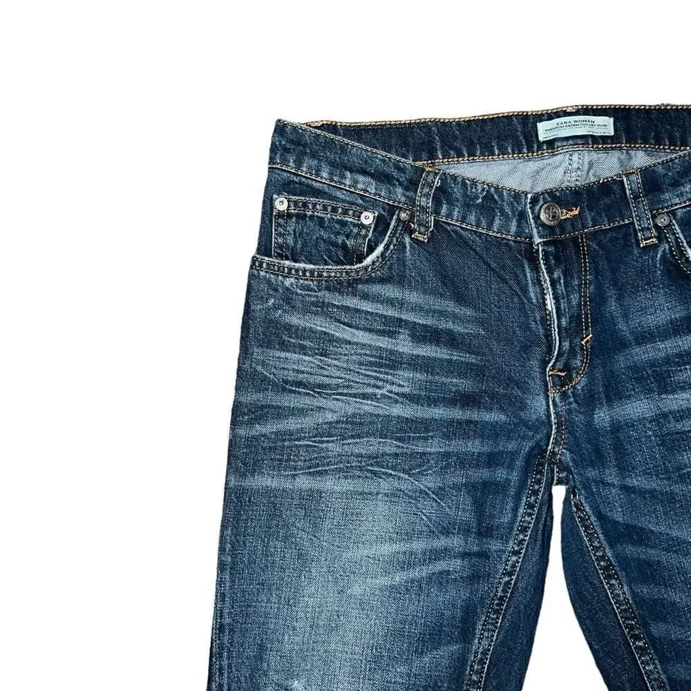 ZARA Medium Wash Distressed Jeans Size 4